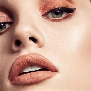 FENTY Beauty by Rihanna Stunna Lip Paint Longwear Fluid Lip Color UNBUTTON 02